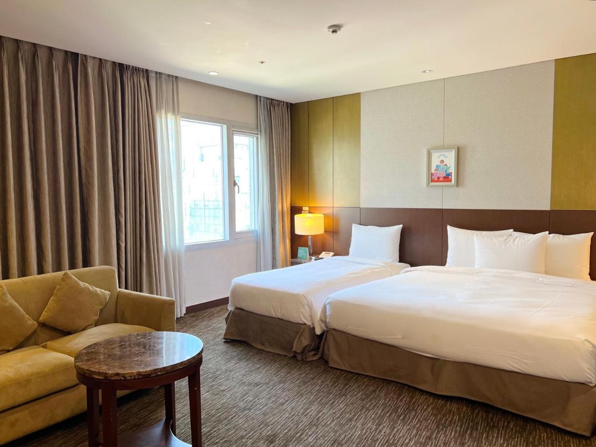 Family Twin Suite