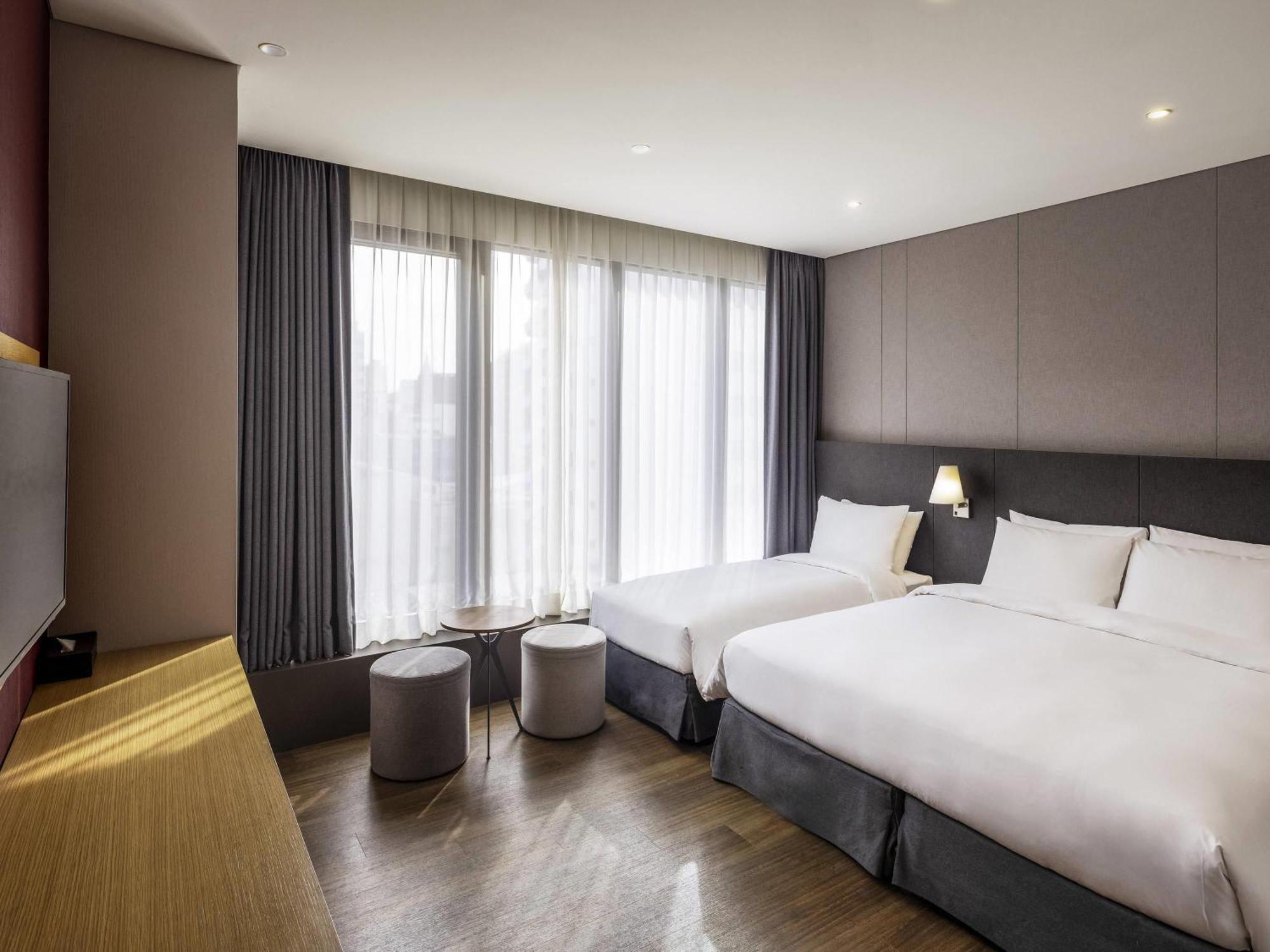 Junior Suite One Double Bed One Single Bed