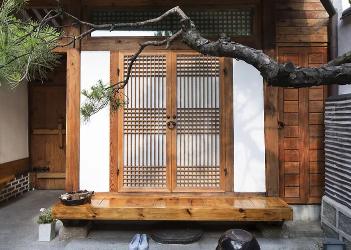 Renewal Open!!! Entire Place, Traditional Stay Xiwoo , 時雨 시우 한옥독채 首爾